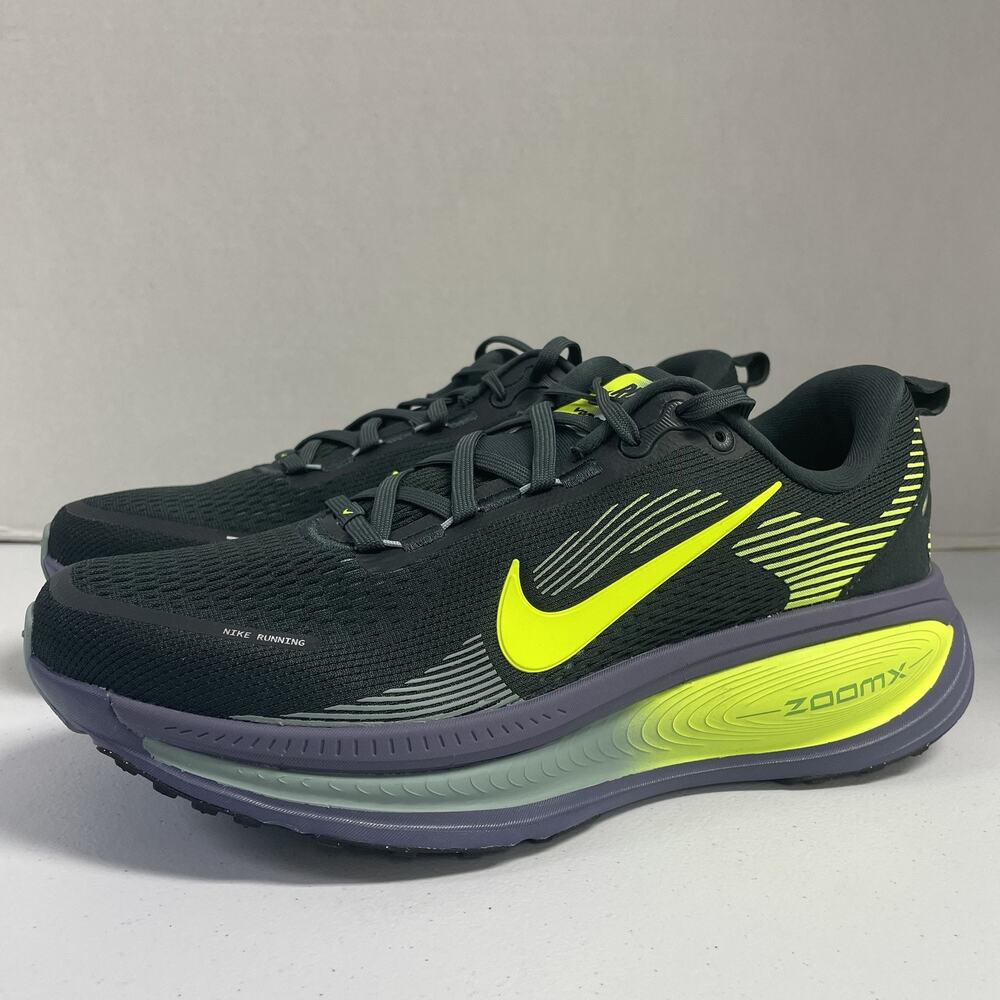 Nike Vomero 18 Seaweed Volt HM6803 301 Size 9.5 Men Running Workout Green Black